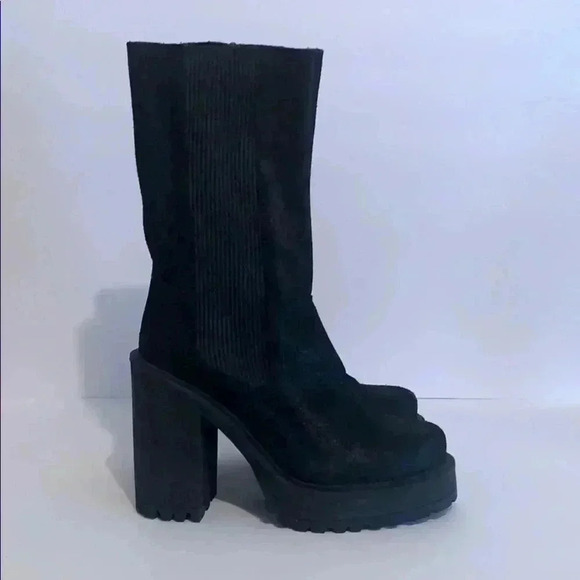 Free People Chelsea Boots - Picture 6 of 10